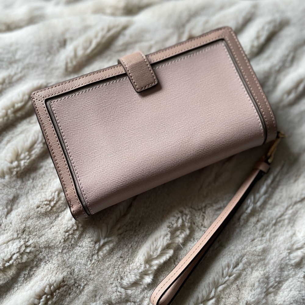๐ Kate Spade leather clutch wallet - Picture 11 of 11